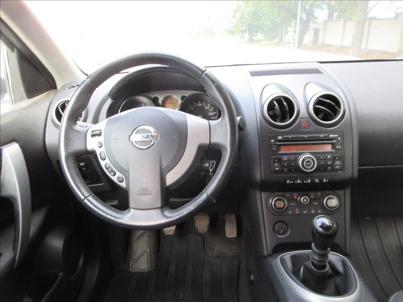Nissan Qashqai 1,5 Dci, Dual klima, VADA MOTO - fotka 17 z 24