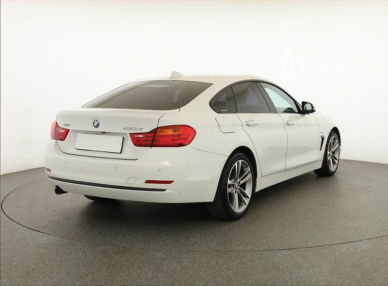 BMW Řada 4 (2014) 420d xDrive, 4X4, Automat - fotka 5 z 18