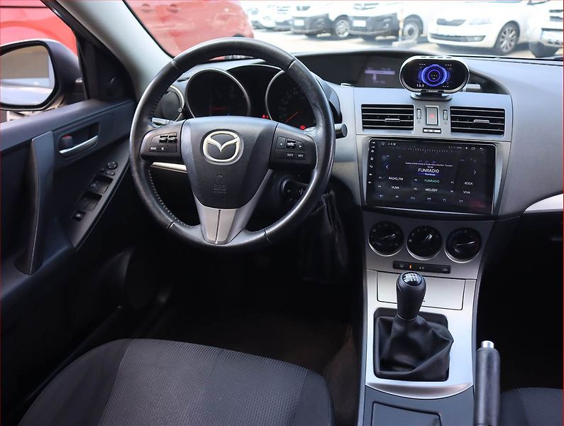 Mazda 3 (2013) 1.6 DI Turbo - fotka 7 z 15