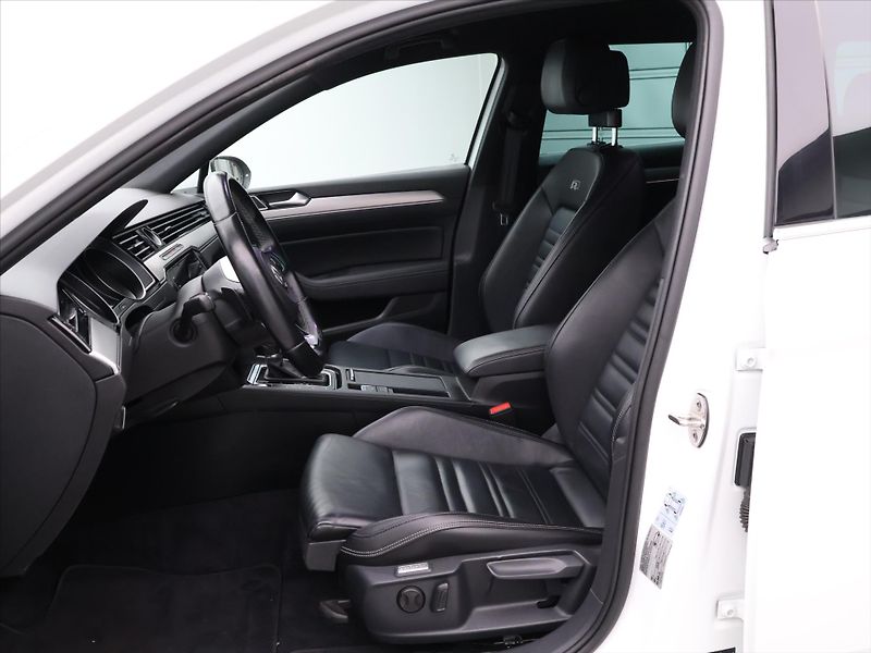 Volkswagen Passat 2.0 TDI 110kW DSG LED Kůže CZ - fotka 12 z 31