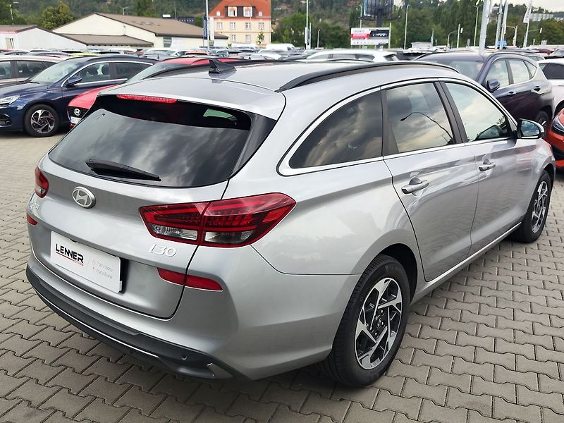 Hyundai i30 1.5 T-GDi/103kW Style - fotka 5 z 36