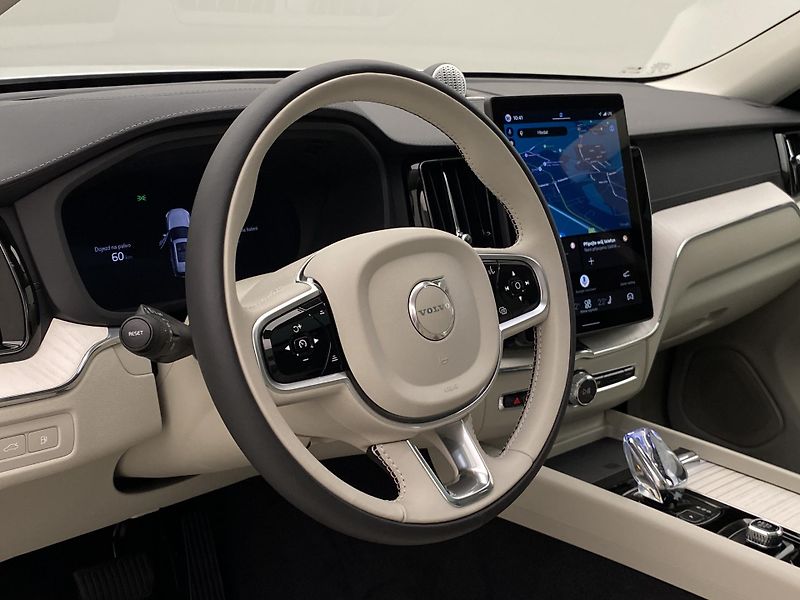 Volvo XC60 T8 AWD RECHARGE REZERVACE - fotka 19 z 66