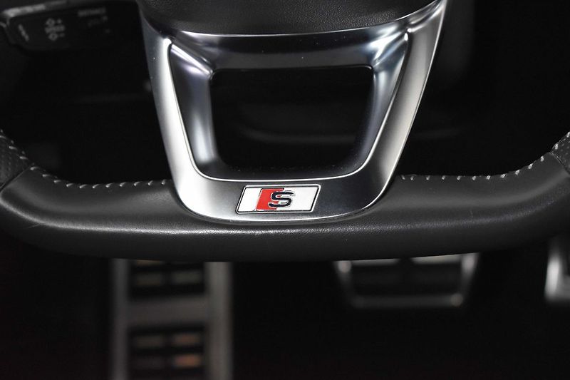 Audi Q5 40 TDI S-LINE* REZERVACE - fotka 19 z 38