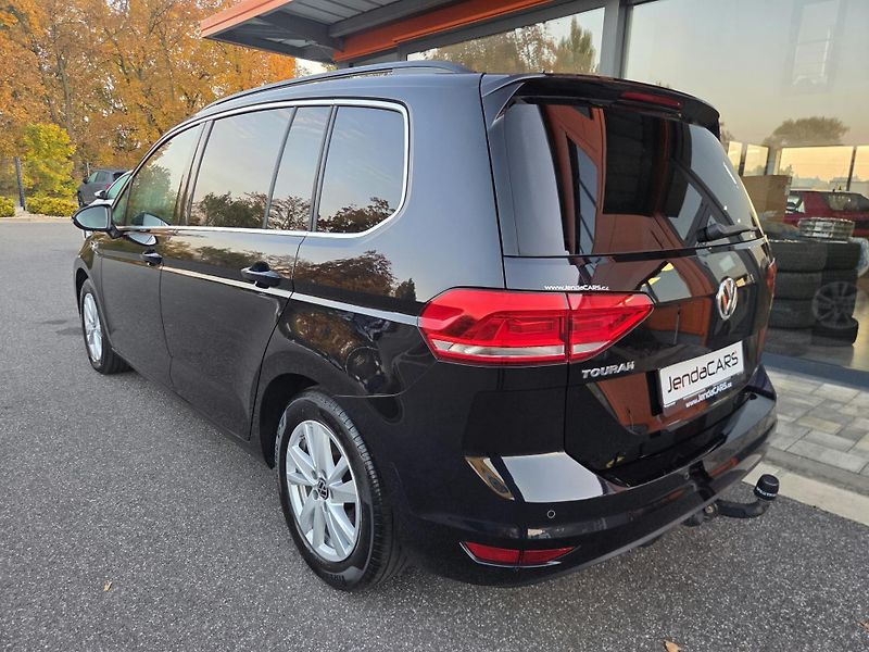 Volkswagen Touran (2019) 1.5 TSI  7 MÍST - fotka 2 z 10
