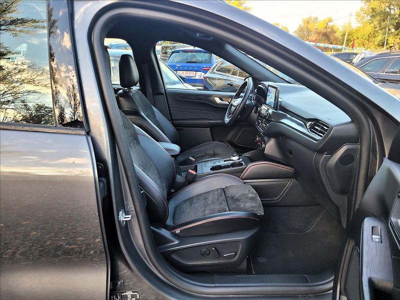 Ford Kuga 2,5 PHEV,165KW,ST-LINE,led,kůž - fotka 12 z 50