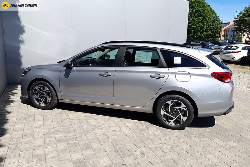 Hyundai i30 (2026) 26 WG 1,0 T-GDI MT GO CZECH - fotka 8 z 10