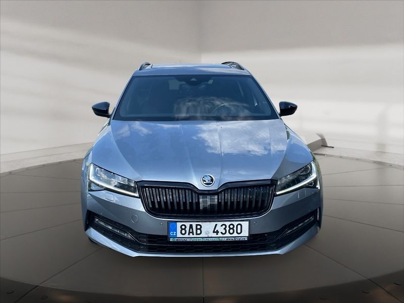 Škoda Superb 2,0 TDI Sportline 4x4 DSG - fotka 2 z 11