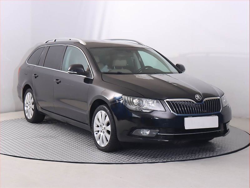 Škoda Superb (2012) 2.0 TDI, Xenony, Tempomat - fotografie inzerátu