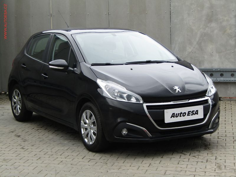 Peugeot 208 (2018) 1.2i, ČR, AC - fotografie inzerátu