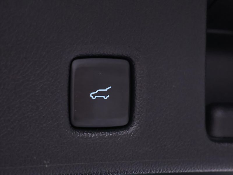 Ford Kuga 2,5 DT 112kW Hybrid CZ LED 4X4 - fotka 10 z 31