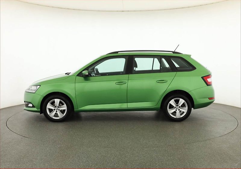 Škoda Fabia (2019) Ambition 1.0 TSI, Serv.kniha - fotka 3 z 17