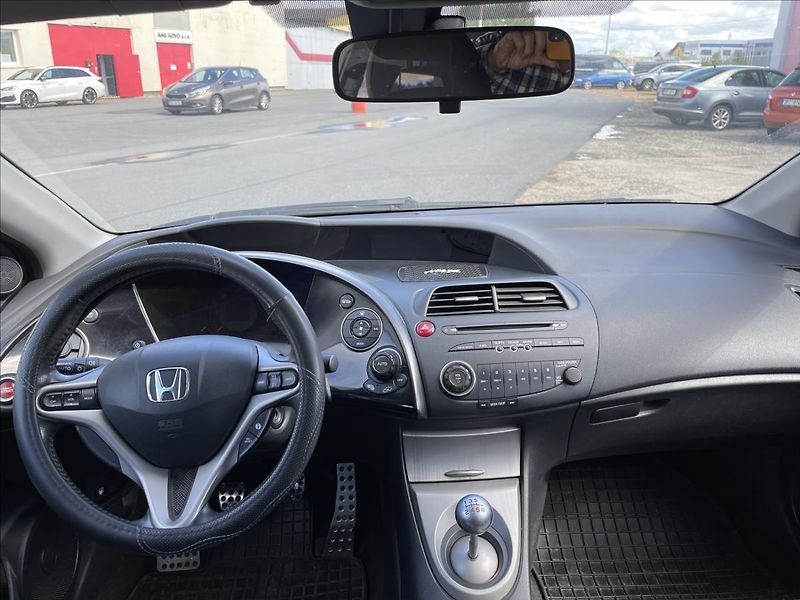 Honda Civic 2,2 CTDi*103kW*+ Al kola 17 l - fotka 20 z 35