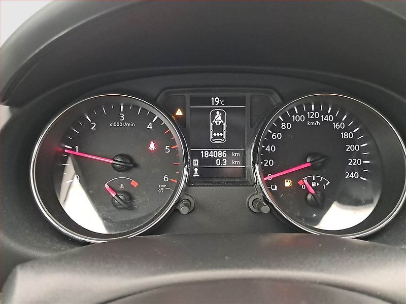 Nissan Qashqai (2012) 1.6 dCi, Serv.kniha, Navi - fotka 11 z 21