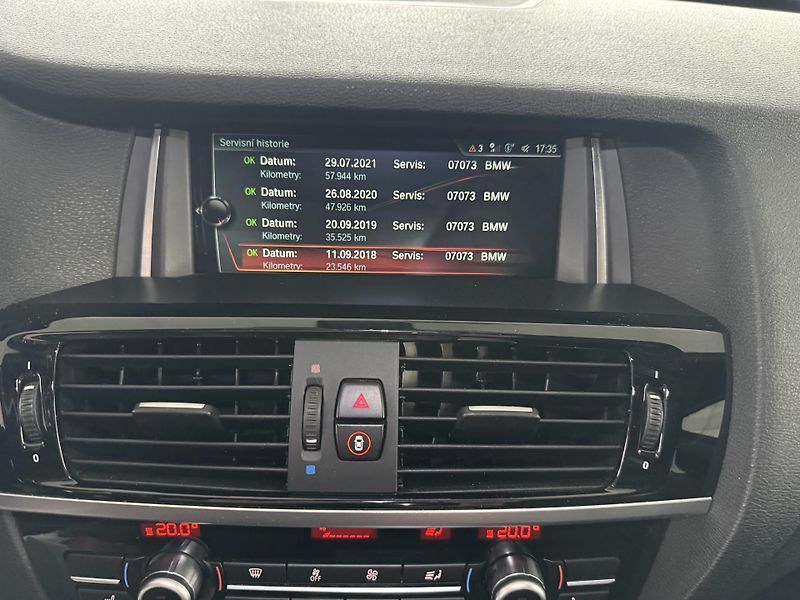 BMW X4 (2017) X4 M40i xDrive HARMAN KARDON - fotka 32 z 35