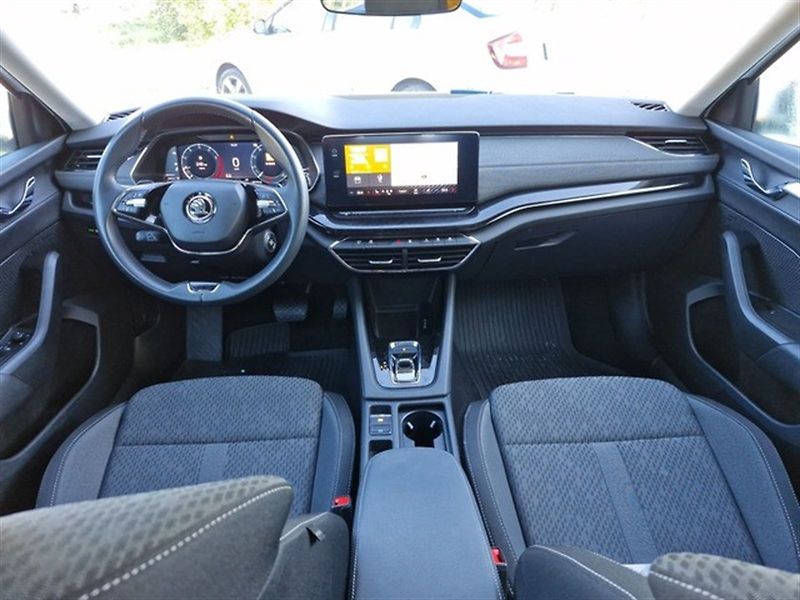 Škoda Octavia (2023) Combi 1.5 TSI M-HEV DSG Style - fotka 5 z 5