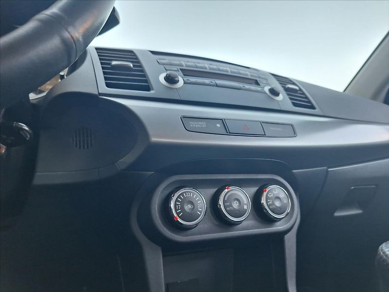 Mitsubishi Lancer 1,6   poctivý komplet servis - fotka 9 z 16