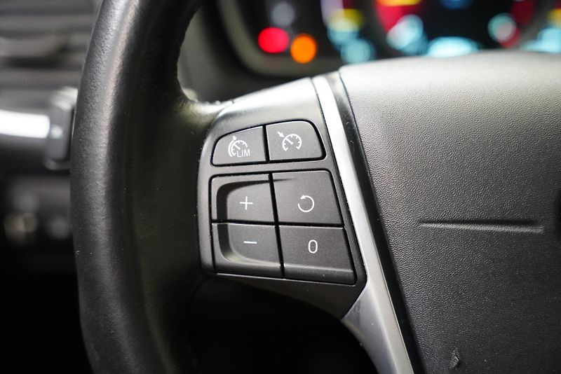 Volvo V40 - fotka 15 z 24