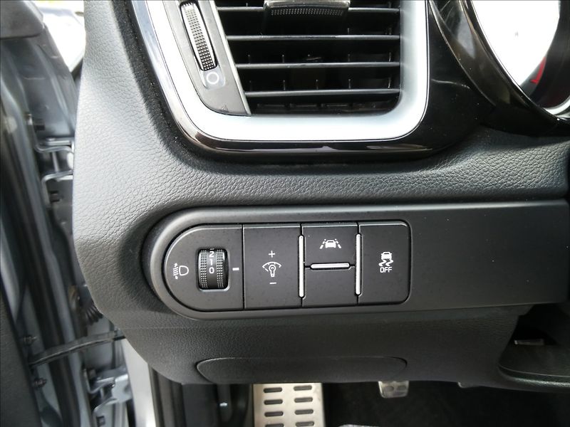 Kia Ceed 1,4 T-GDi 103kW EXCLUSIVE, ČR - fotka 34 z 42