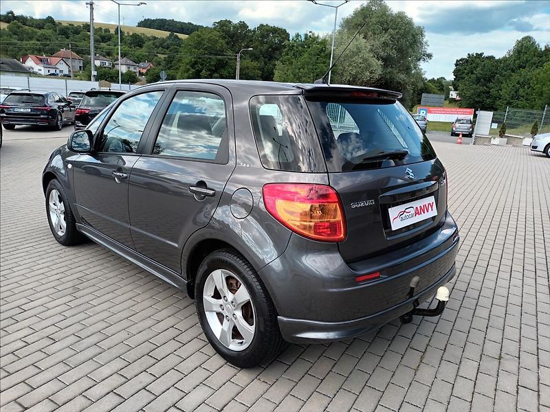 Suzuki SX4 1,6 REZERVACE - fotka 11 z 47