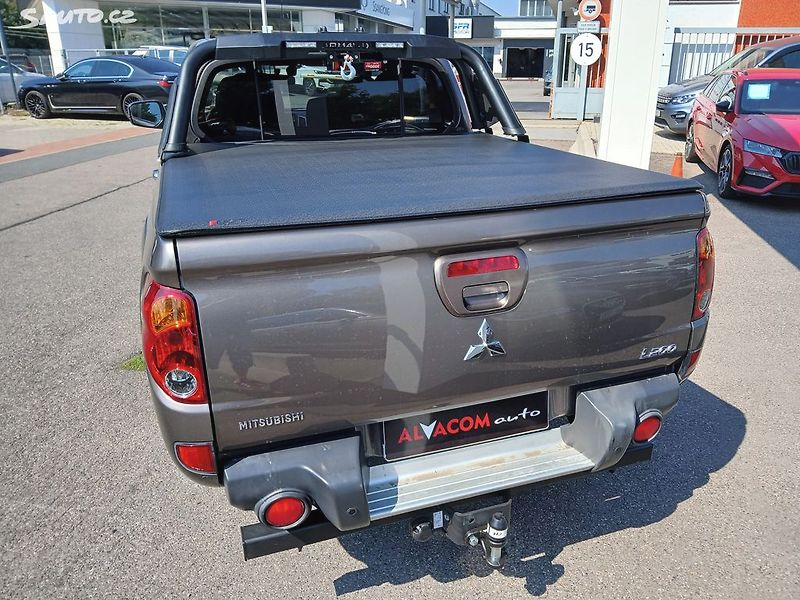 Mitsubishi L200 2,5 DI-D 131kW 4WD - fotka 6 z 28