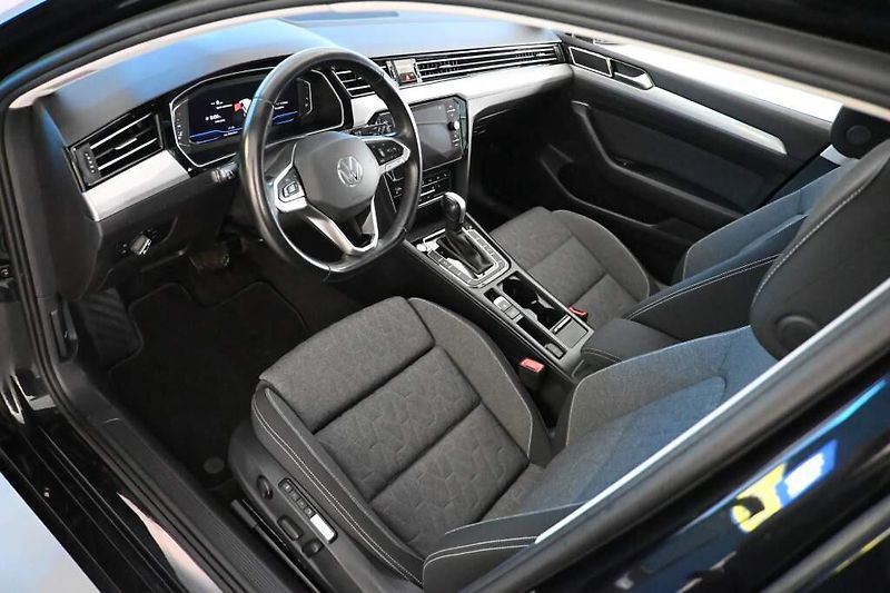 Volkswagen Passat (2023) 2.0 LED DSG ACC VIRTUAL Kamera - fotka 11 z 31