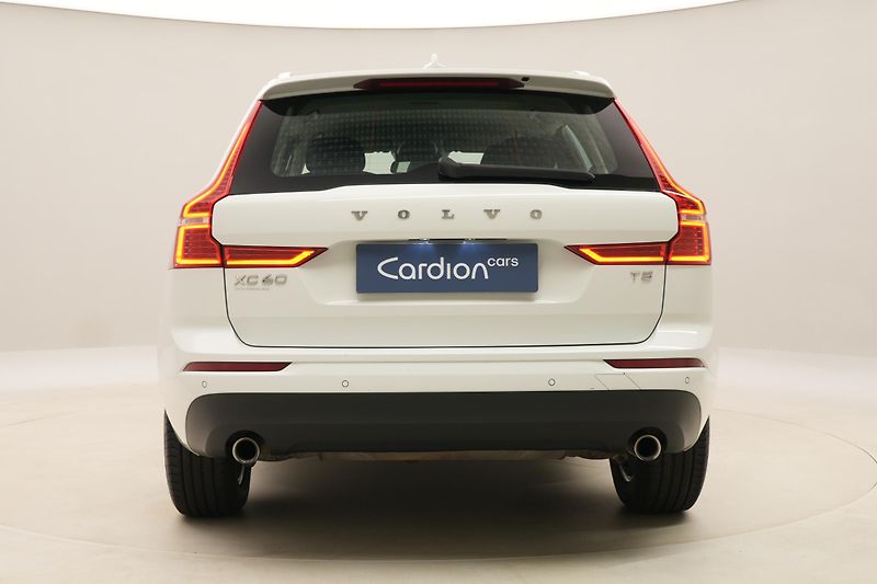 Volvo XC60 T5 MOMENTUM AUT CZ - fotka 11 z 43