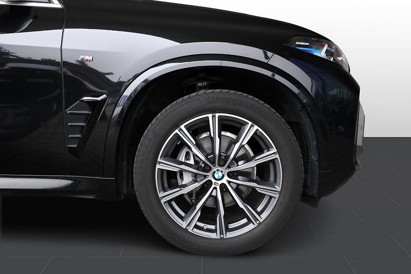 BMW X5 xDrive30d - fotka 7 z 26