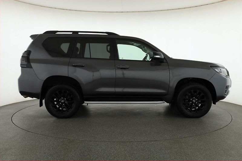 Toyota Land Cruiser (2023) 2.8 D-4D - fotka 6 z 20