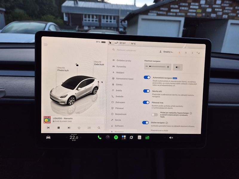 Tesla Model Y LONG RANGE DUAL MOTOR  92,7% - fotka 28 z 48