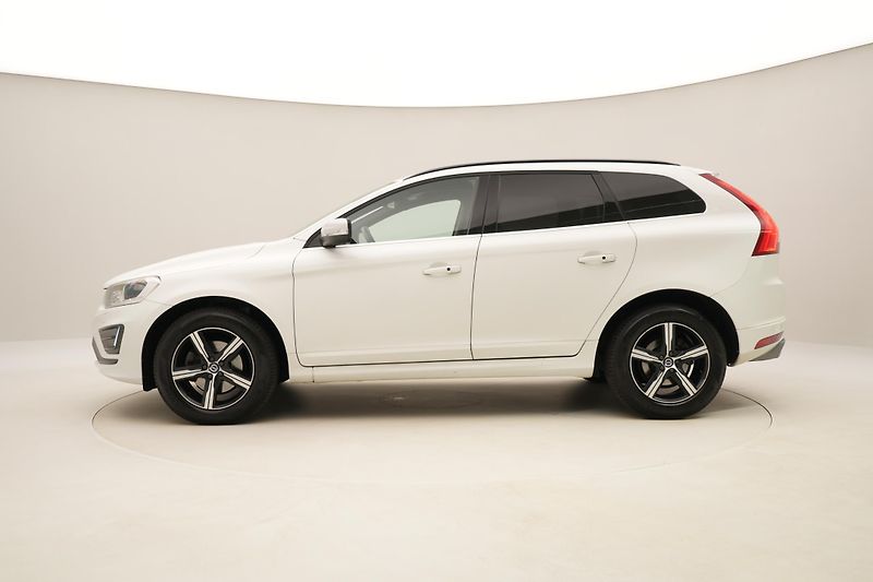 Volvo XC60 D4 AWD MOMENTUM AUT  - fotka 9 z 48