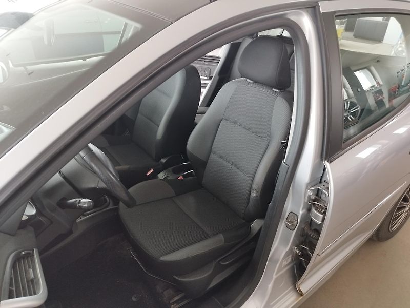 Peugeot 207 (2011) SW,1,4I,70KW,KLIMA,naj.115tkm - fotka 12 z 17