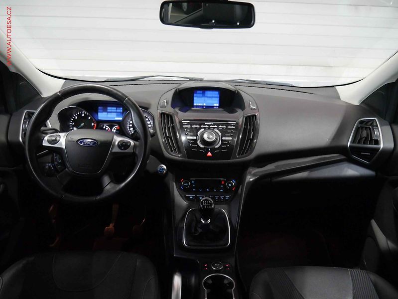 Ford Kuga (2013) 2.0 TDCi 4x4, 2.maj, Navi - fotka 8 z 22