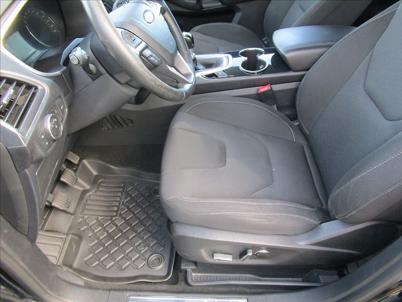 Ford S-MAX 1.5 EcoBoost, aut. klima, LED - fotka 13 z 44