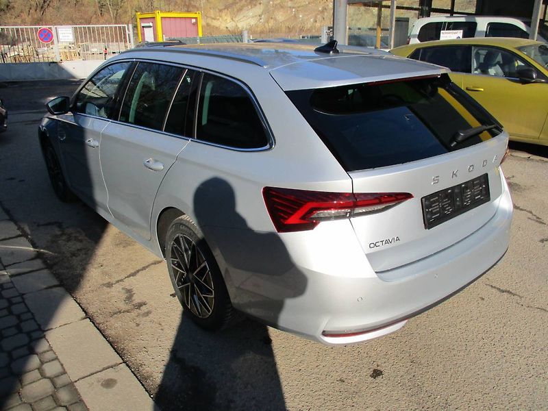 Škoda Octavia Combi Top Selection 2,0TDI 110 - fotka 7 z 14