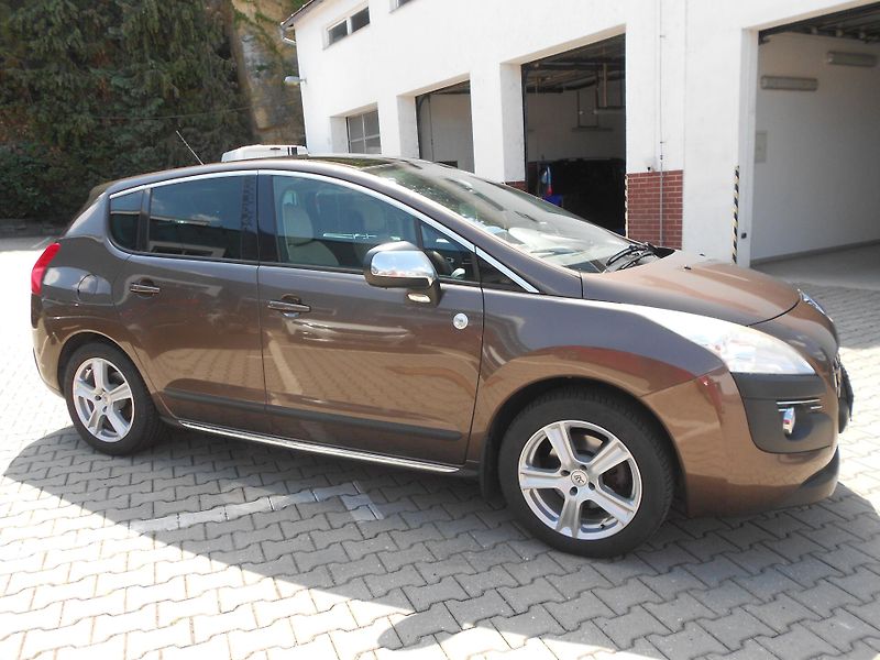 Peugeot 3008 2,0HDi NAPAPIJRI ČR MAN6 - fotka 3 z 13