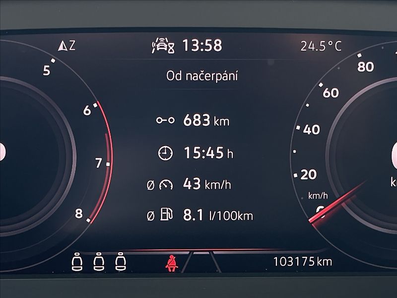 Volkswagen Tiguan Allspace 1,5 TSI DSG Elegance NAVI+ACC - fotka 10 z 22