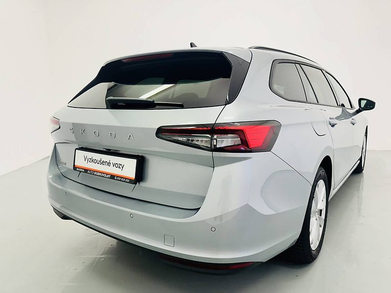 Škoda Superb Combi Selection 2,0TDI 110kW D - fotka 2 z 34