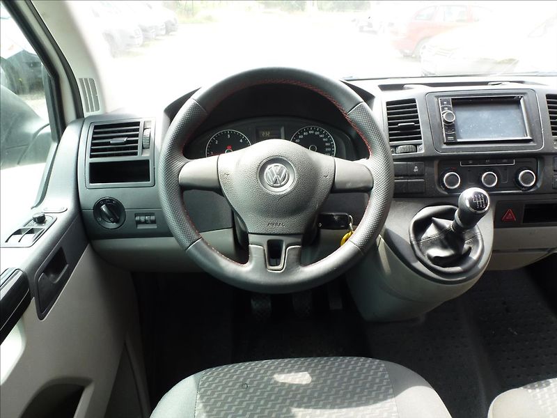 Volkswagen Transporter 2,0 TDI Long L2 Klima 6 míst - fotka 27 z 44