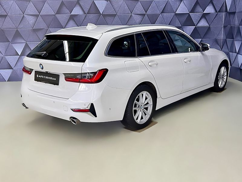 BMW Řada 3 320d xDrive A/T LUXURY, TAŽNÉ - fotka 7 z 31