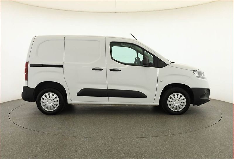 Toyota ProAce City (2024) 1.5 D4-D, ČR, DPH - fotka 6 z 15