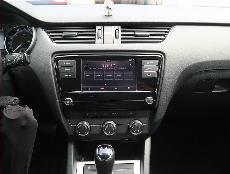 Škoda Octavia (2019) 1.6 TDI, Automat, Serv.kniha - fotka 12 z 16