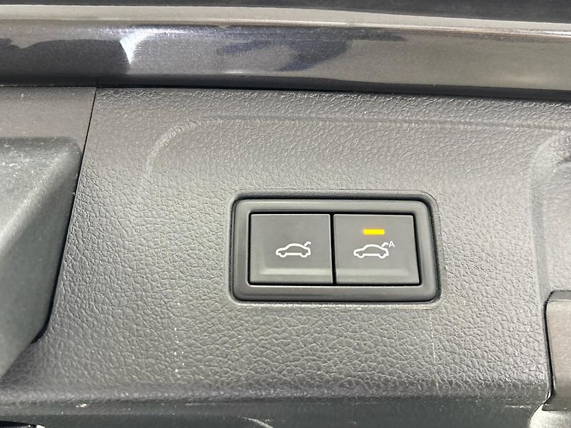 Volkswagen Passat Elegance DSG - fotka 29 z 30