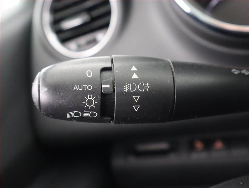 Peugeot 5008 (2012) Allure 1.6 HDi, po STK - fotka 17 z 22