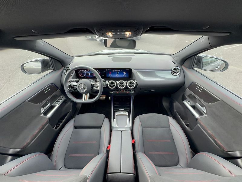 Mercedes-Benz GLA 200d 4MATIC Edition 140 Years - fotka 16 z 38