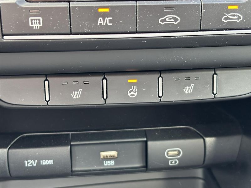Kia Ceed 1,5 TGDi AT Spin 1.ČR ZÁRUKA - fotka 27 z 39