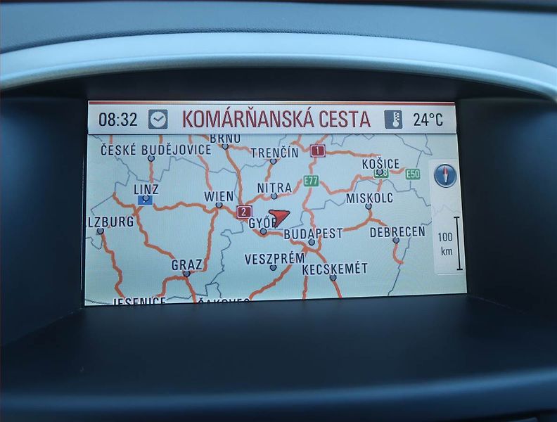Opel Astra (2011) 1.7 CDTI, Navi, Xenony - fotka 13 z 15
