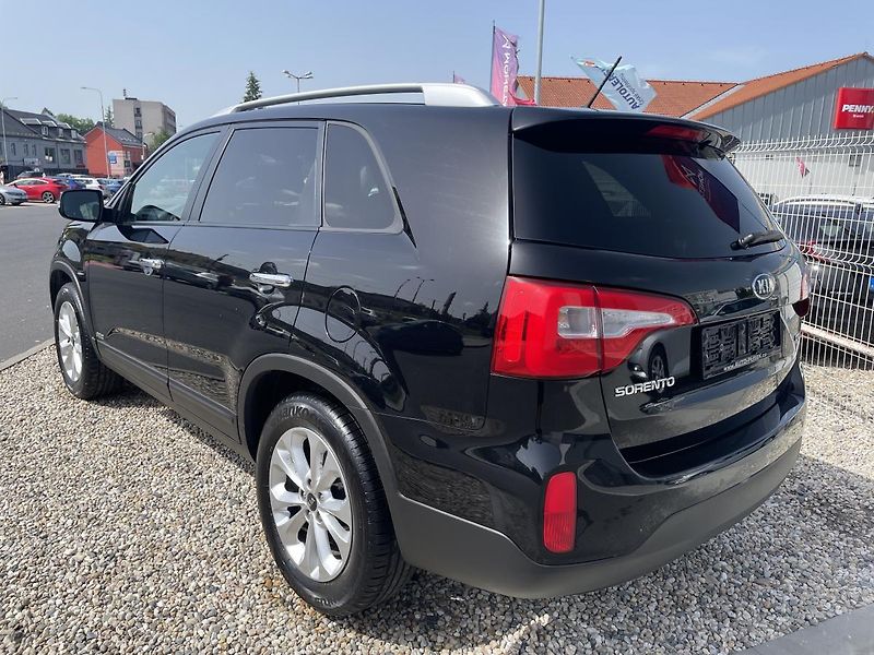 Kia Sorento 2,2 CRDi/145kW 4x4 - Automat - fotka 5 z 64