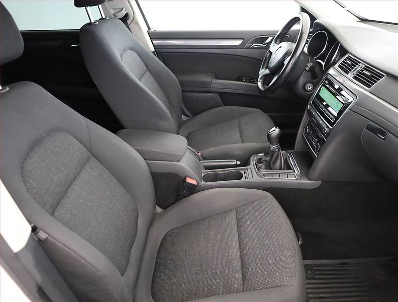 Škoda Superb (2015) 2.0 TDI, Serv.kniha, Tempomat - fotka 7 z 17