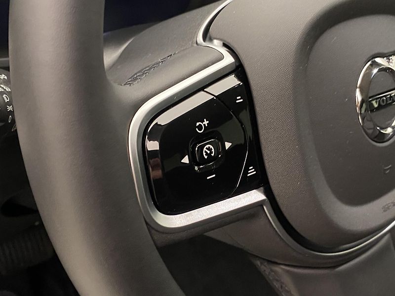 Volvo V90 T6 AWD RECHARGE DARK PLUS - fotka 20 z 60