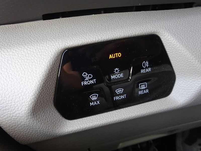 Volkswagen Multivan (2026) NOVÝ LONG LIFE 2,0 TDI - fotka 8 z 29